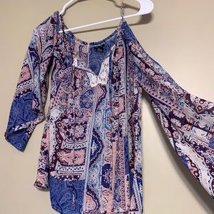 Off the shoulders flow blouse